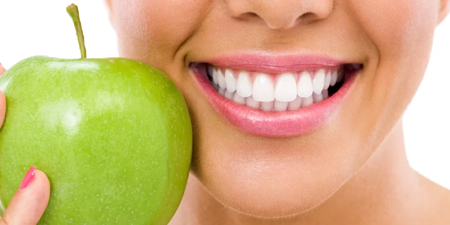 Alimentos esenciales para una buena salud bucal